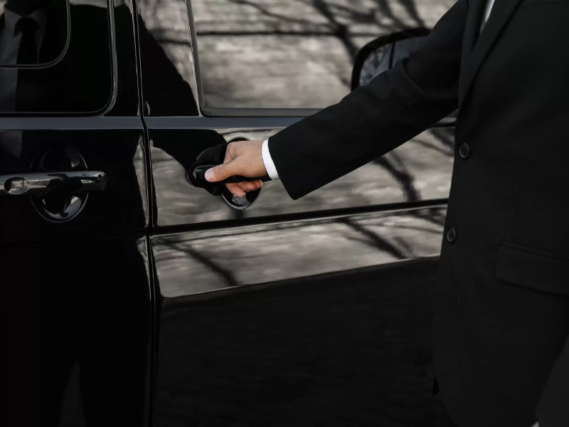 Chauffeur-Driven Car Rental in Antalya